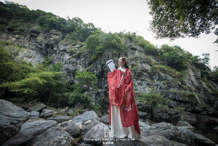 艾米高中校服