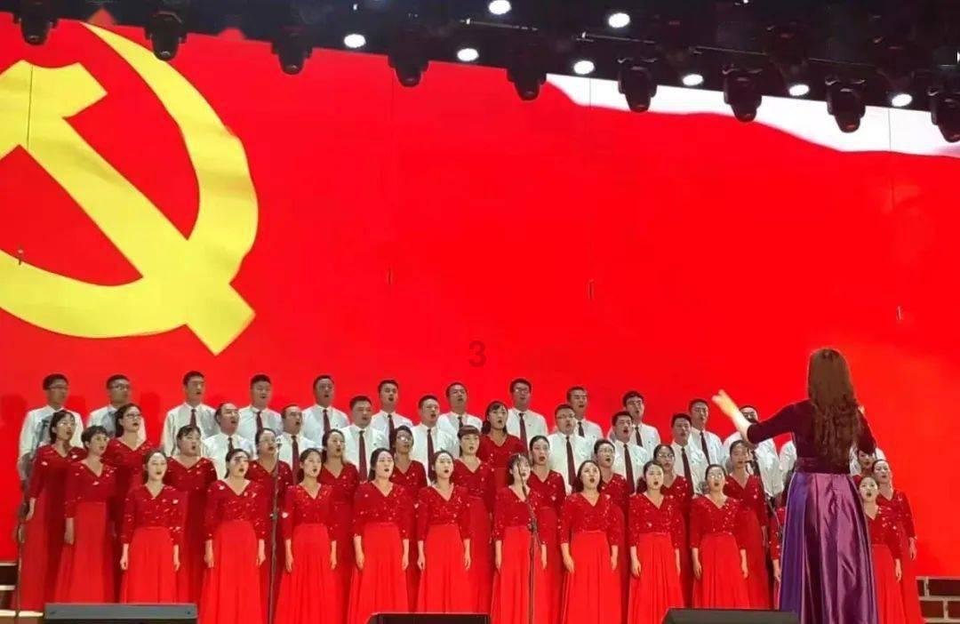 迷失在街头的男孩