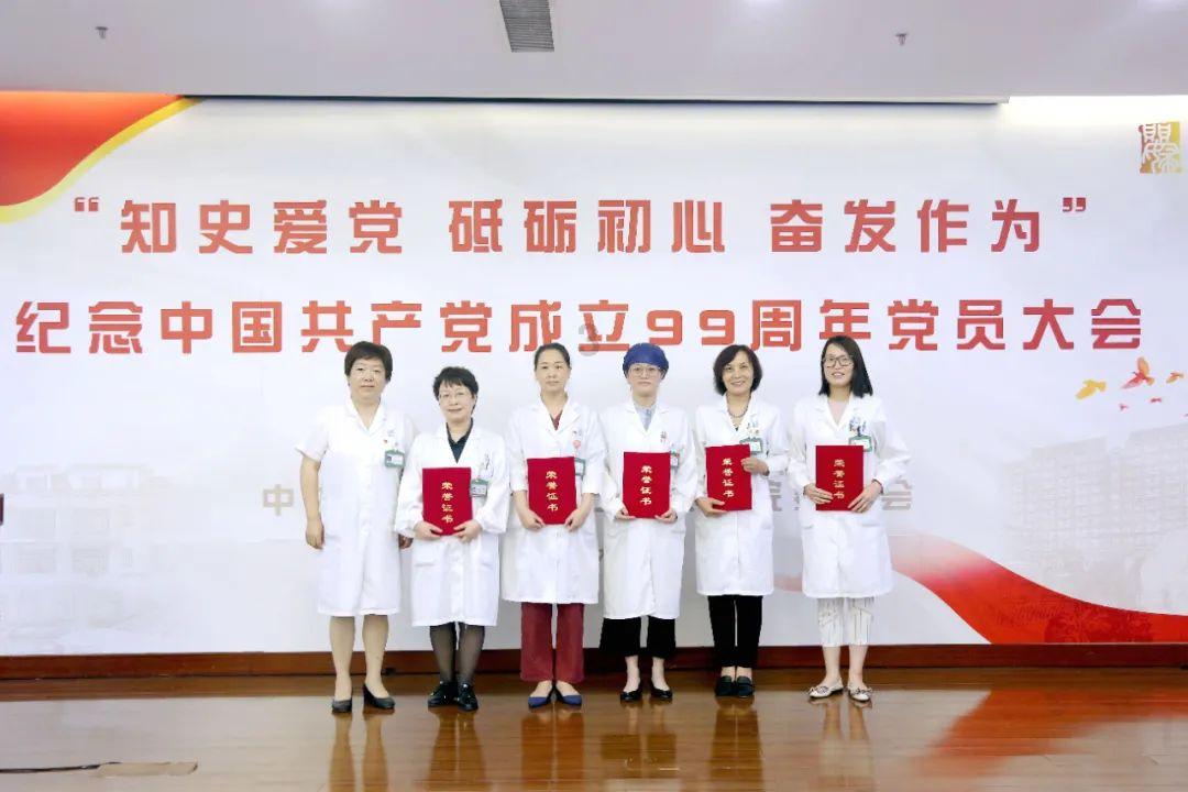 封坛老酒贺新春 | 坛客酒窖，时间与大师的杰作，百城千店，只做封坛