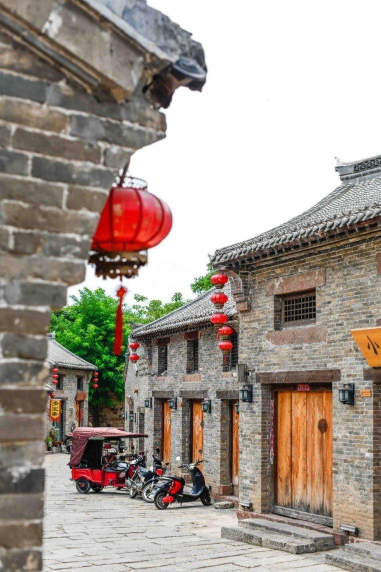 小球进黑洞